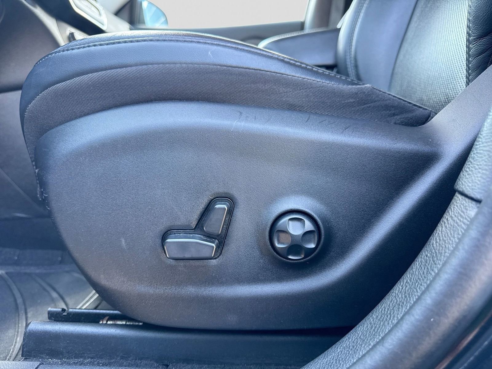 Used 2021 Jeep Cherokee Latitude Lux w/ Sun & Sound Group image 3