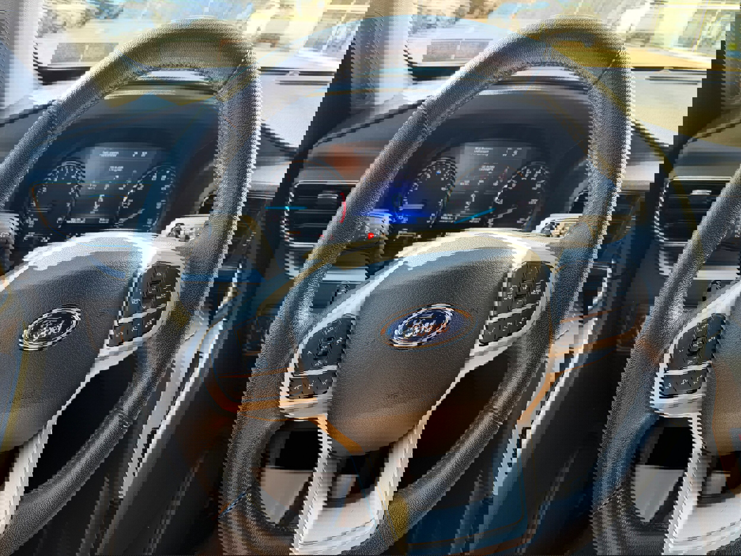 Certified 2020 Ford Explorer XLT w/ Equipment Group 202A image 28