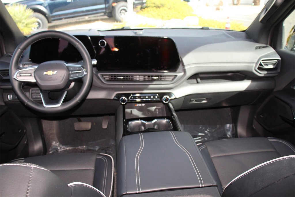 Used 2025 Chevrolet Silverado EV LT image 16