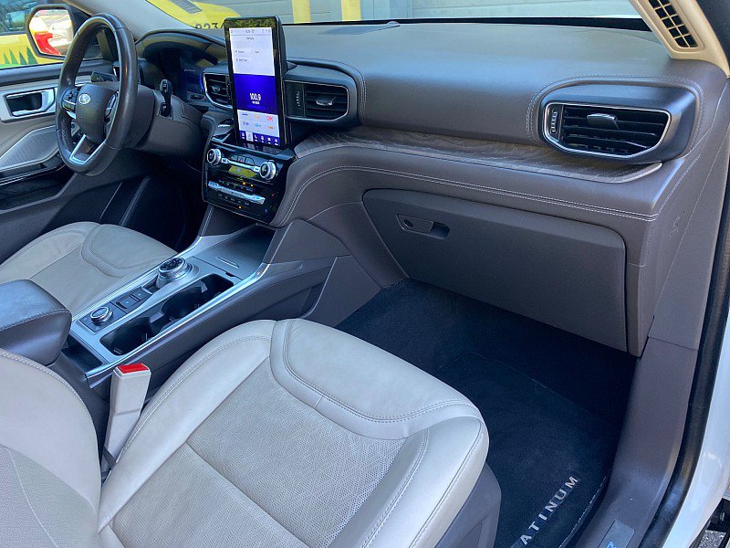 Certified 2023 Ford Explorer Platinum w/ Technology Package AWD/4WD image 28