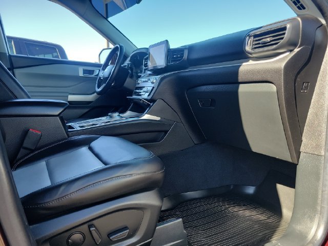 Certified 2022 Ford Explorer XLT w/ Equipment Group 202A RWD image 23