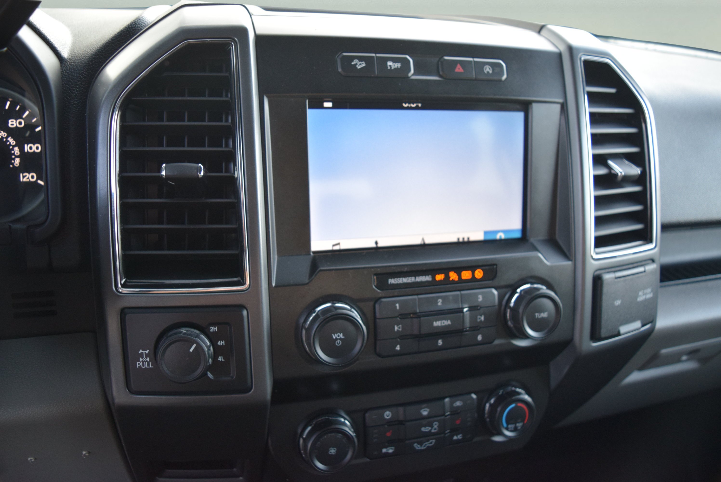 Certified 2019 Ford F150 XLT w/ Equipment Group 302A Luxury AWD/4WD image 16