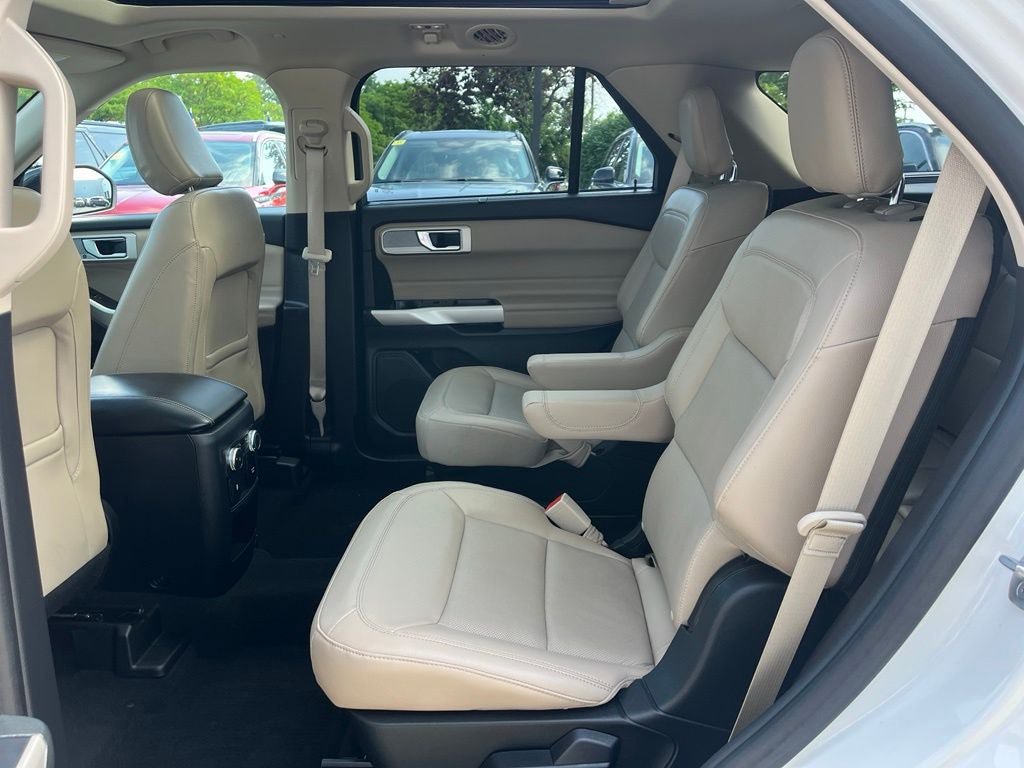 Certified 2021 Ford Explorer Limited w/ Hybrid Equipment Group 310A AWD/4WD image 13