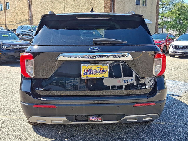 Certified 2023 Ford Explorer XLT w/ Equipment Group 202A AWD/4WD image 23