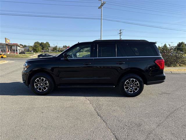 Certified 2024 Ford Expedition XLT AWD/4WD image 8