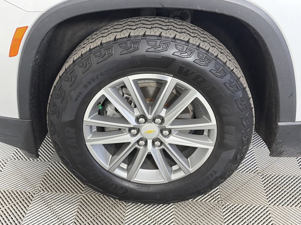 Used 2022 Chevrolet Traverse LT image 8