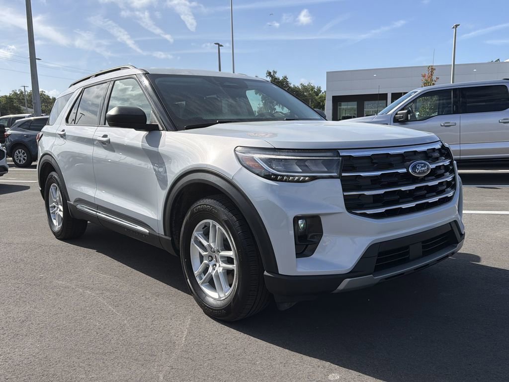 Certified 2025 Ford Explorer Active w/ Active Comfort Package image 2