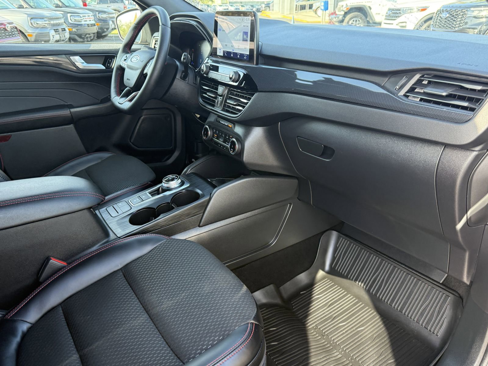 Certified 2025 Ford Escape ST-Line Elite image 11