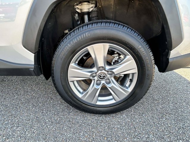 Used 2024 Toyota RAV4 XLE FWD image 3