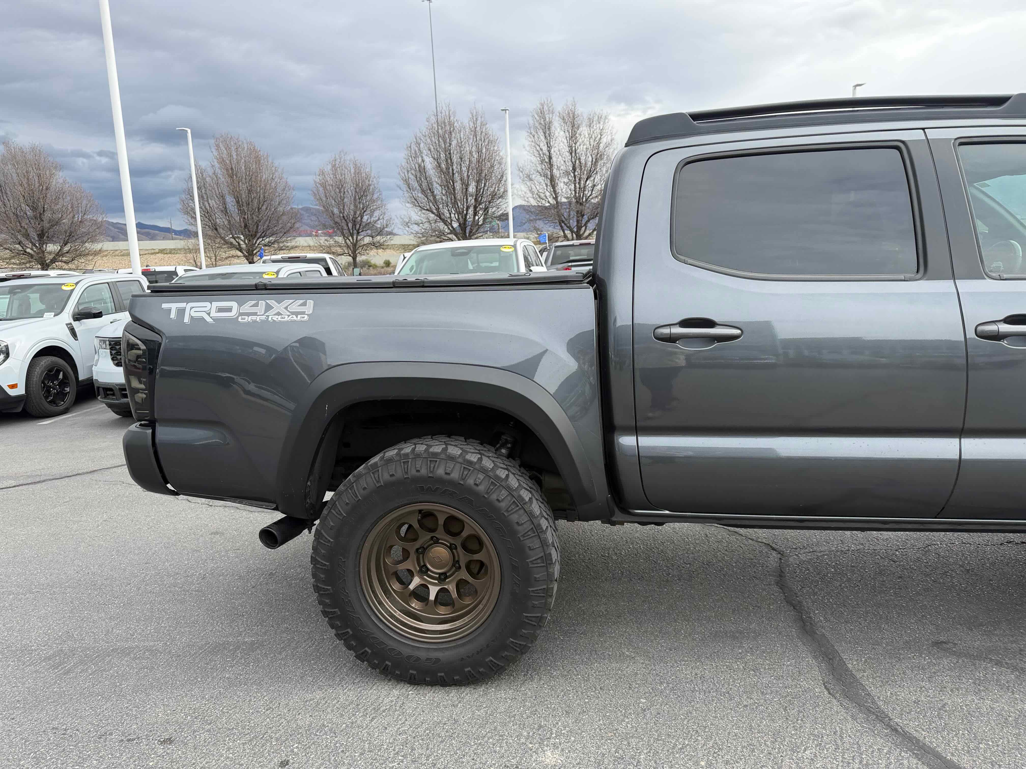 Used 2022 Toyota Tacoma TRD Off-Road image 12