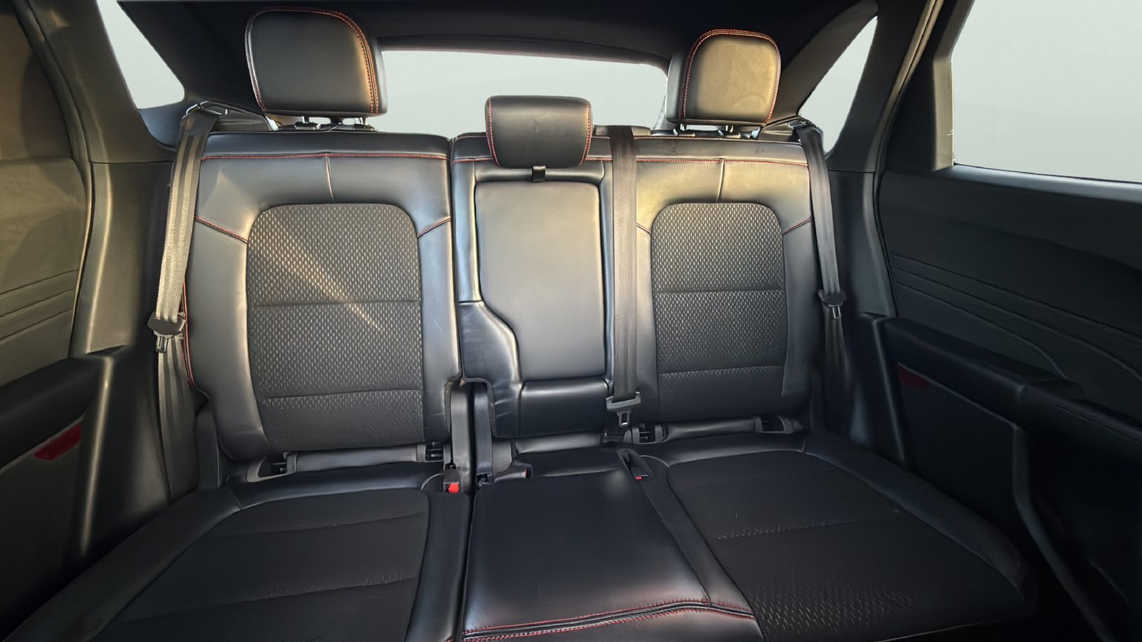 Certified 2025 Ford Escape ST-Line FWD image 25