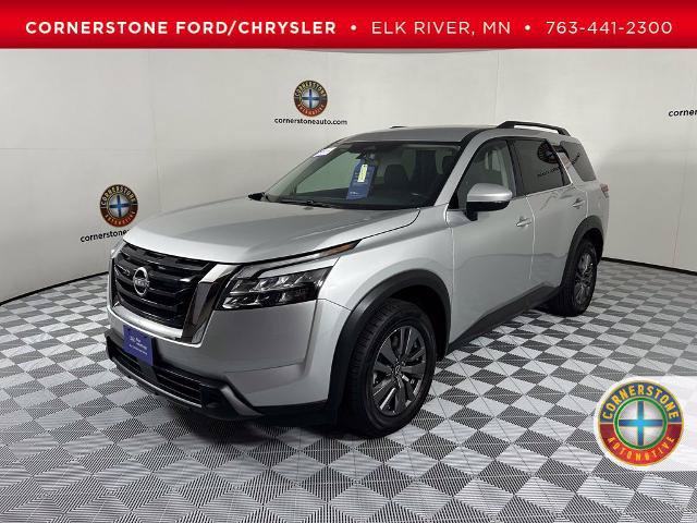 Used 2024 Nissan Pathfinder SV