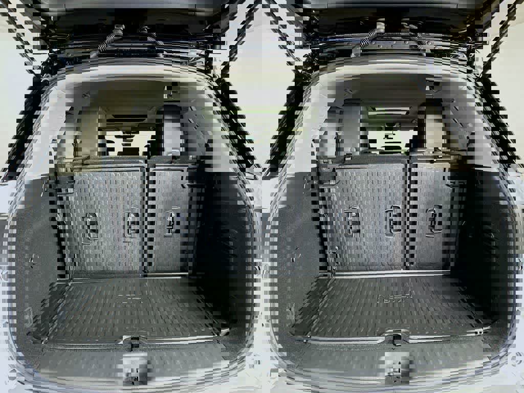 Used 2025 Nissan Pathfinder Platinum w/ Cargo Package image 24