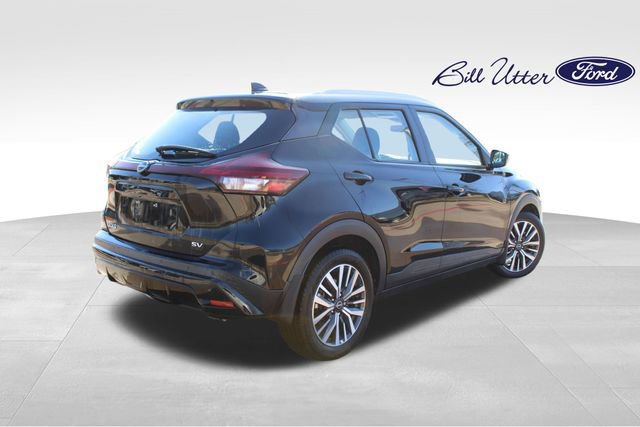 Used 2022 Nissan Kicks SV image 5