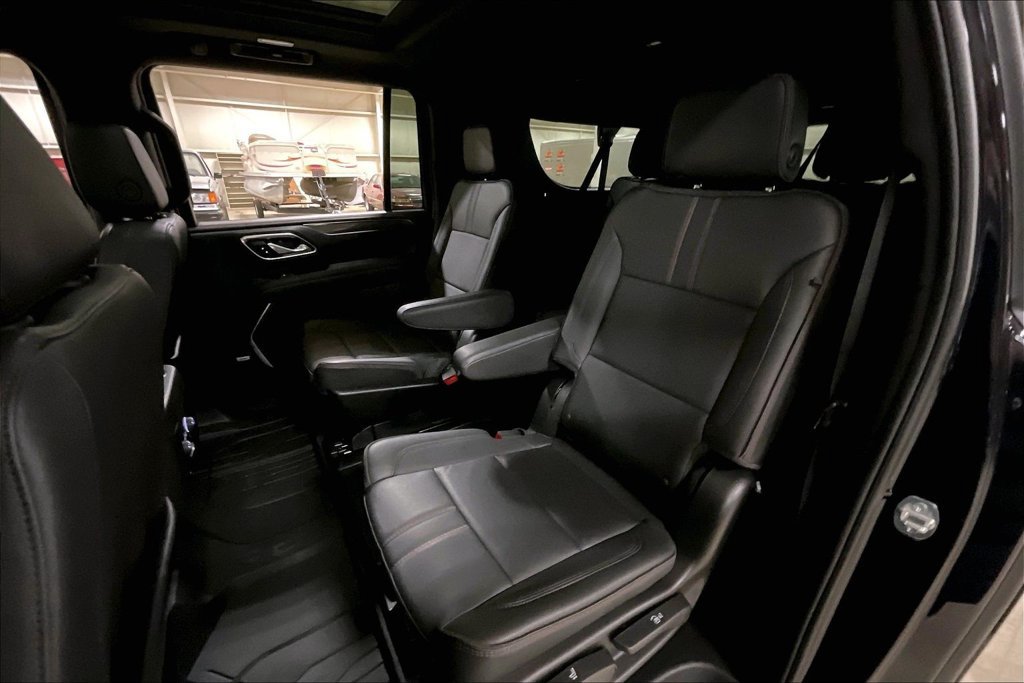 Used 2024 Chevrolet Suburban RST w/ Luxury Package AWD/4WD image 25