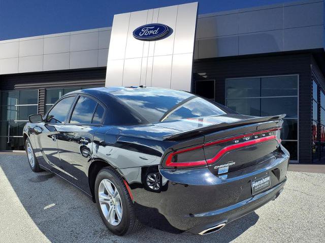 Used 2019 Dodge Charger SXT w/ Leather Interior Group RWD image 3