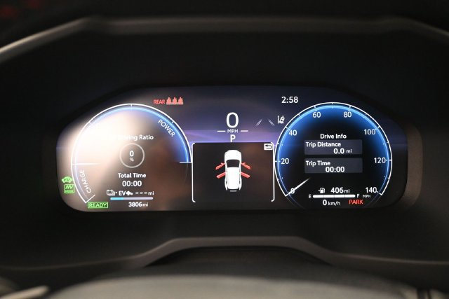 Used 2025 Toyota RAV4 XSE AWD/4WD image 9