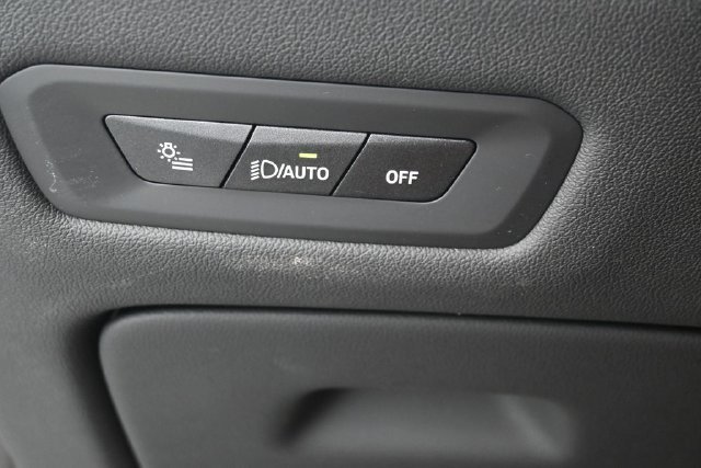 Used 2025 BMW X5 xDrive50e AWD/4WD image 14
