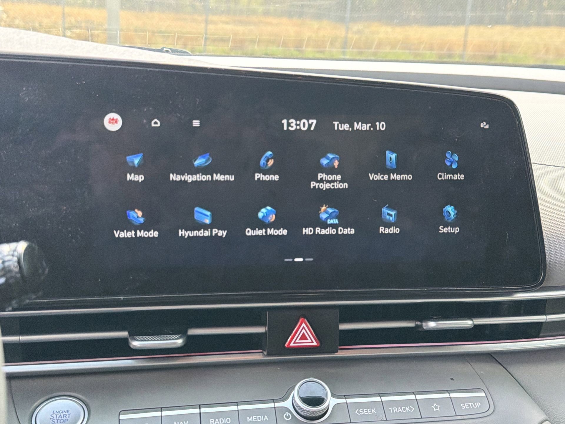 Used 2024 Hyundai Elantra SEL w/ Convenience Package image 14