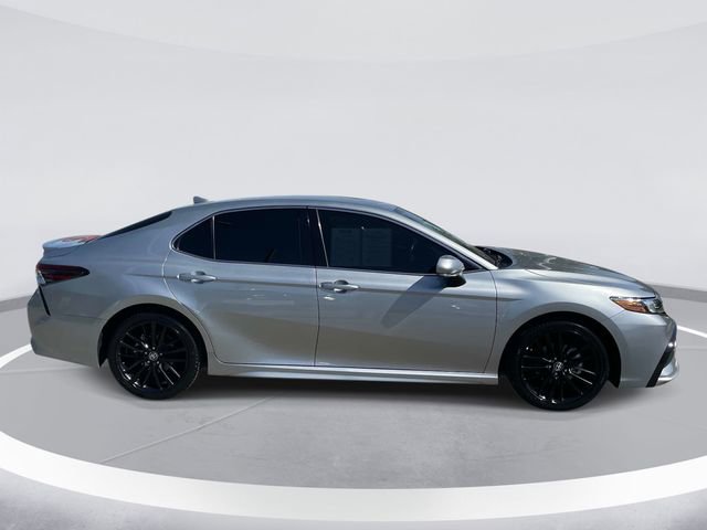 Used 2023 Toyota Camry XSE FWD image 4