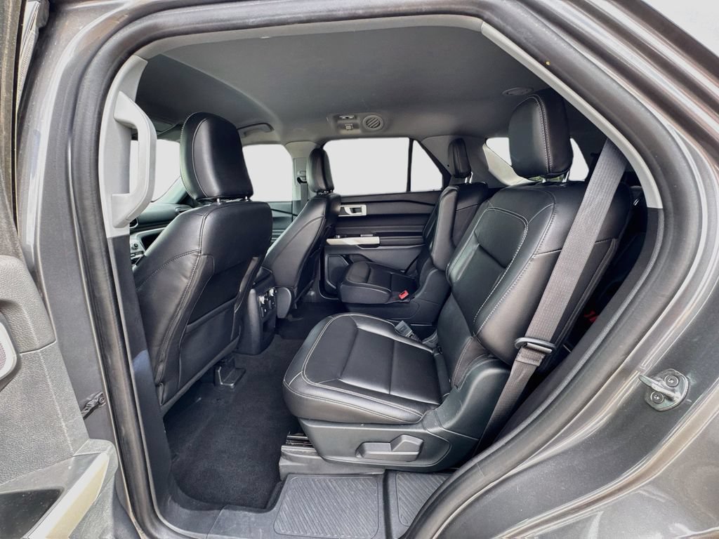 Certified 2021 Ford Explorer XLT w/ Equipment Group 202A RWD image 24