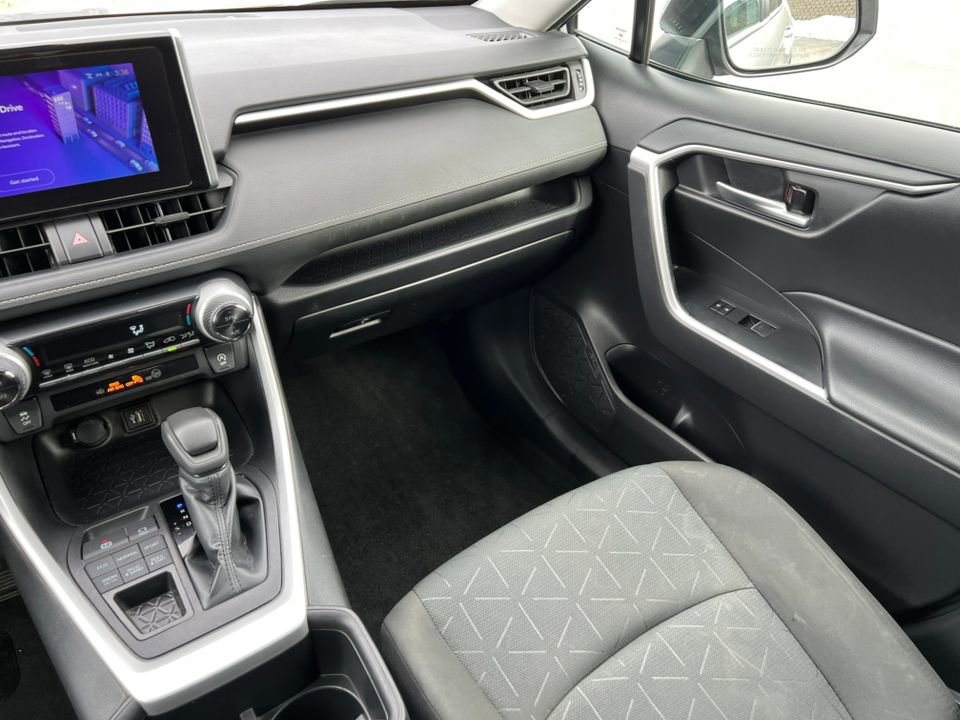 Used 2024 Toyota RAV4 XLE image 34