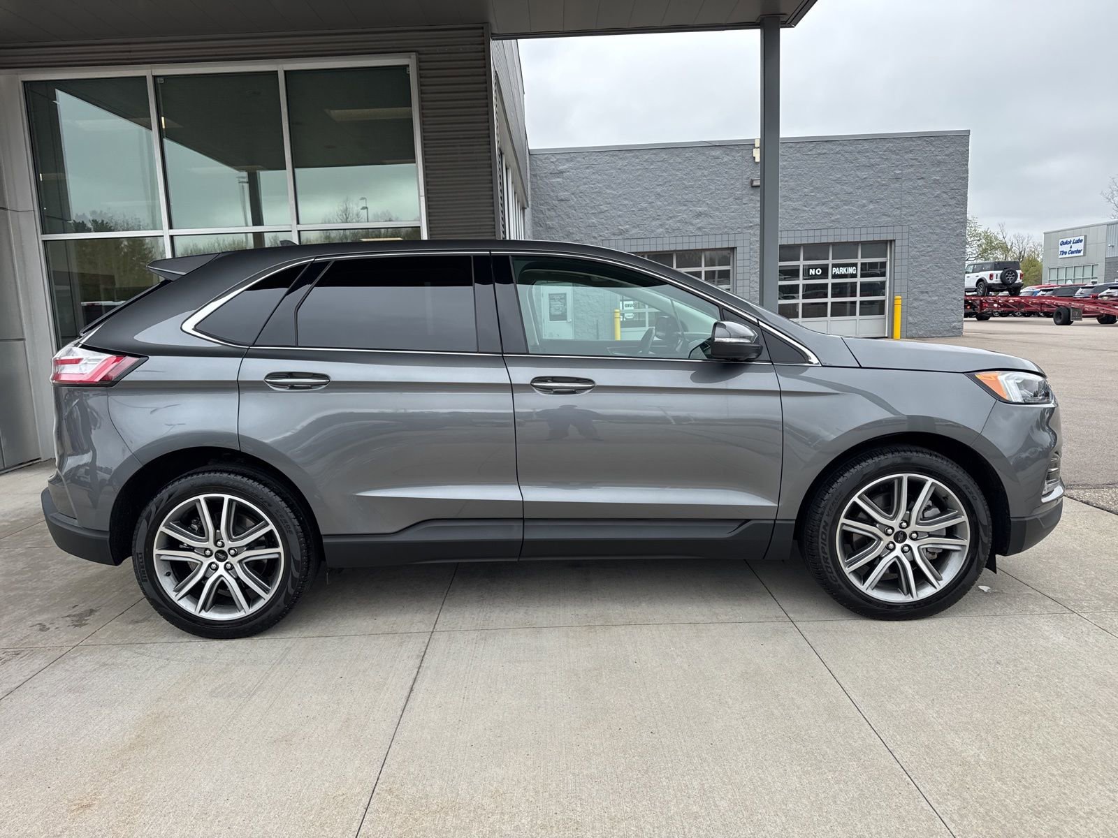 Certified 2024 Ford Edge Titanium w/ Equipment Group 301A AWD/4WD image 9