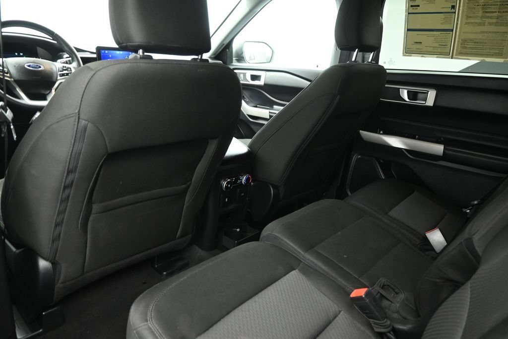 Certified 2022 Ford Explorer XLT RWD image 35