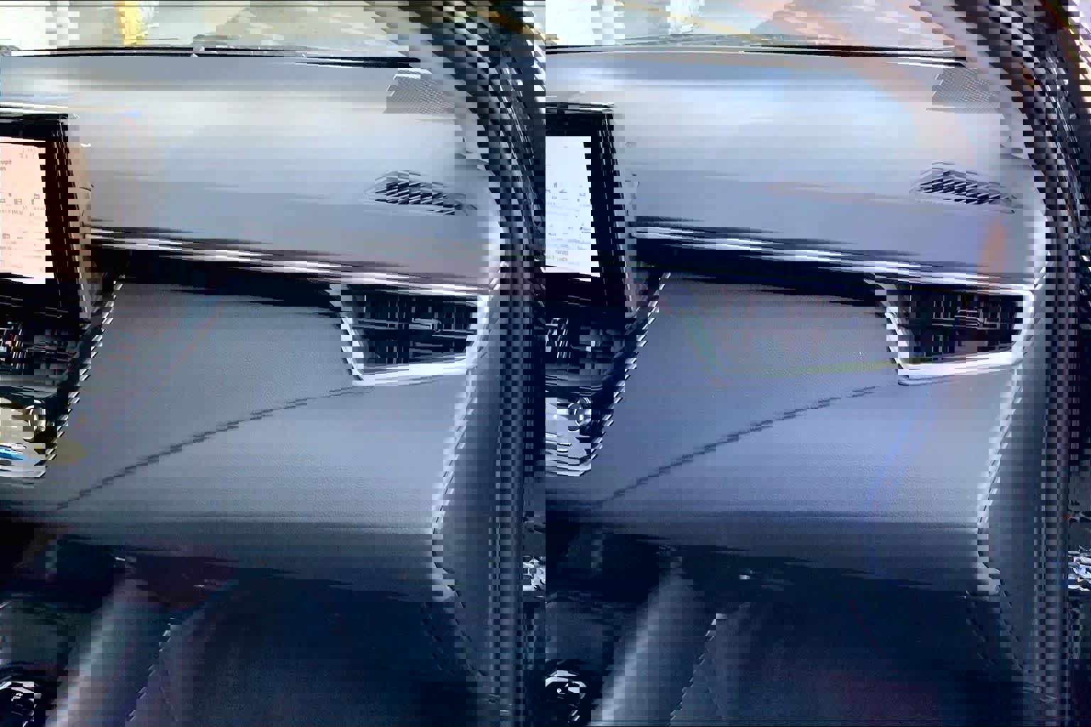 Used 2023 Toyota Corolla LE image 18