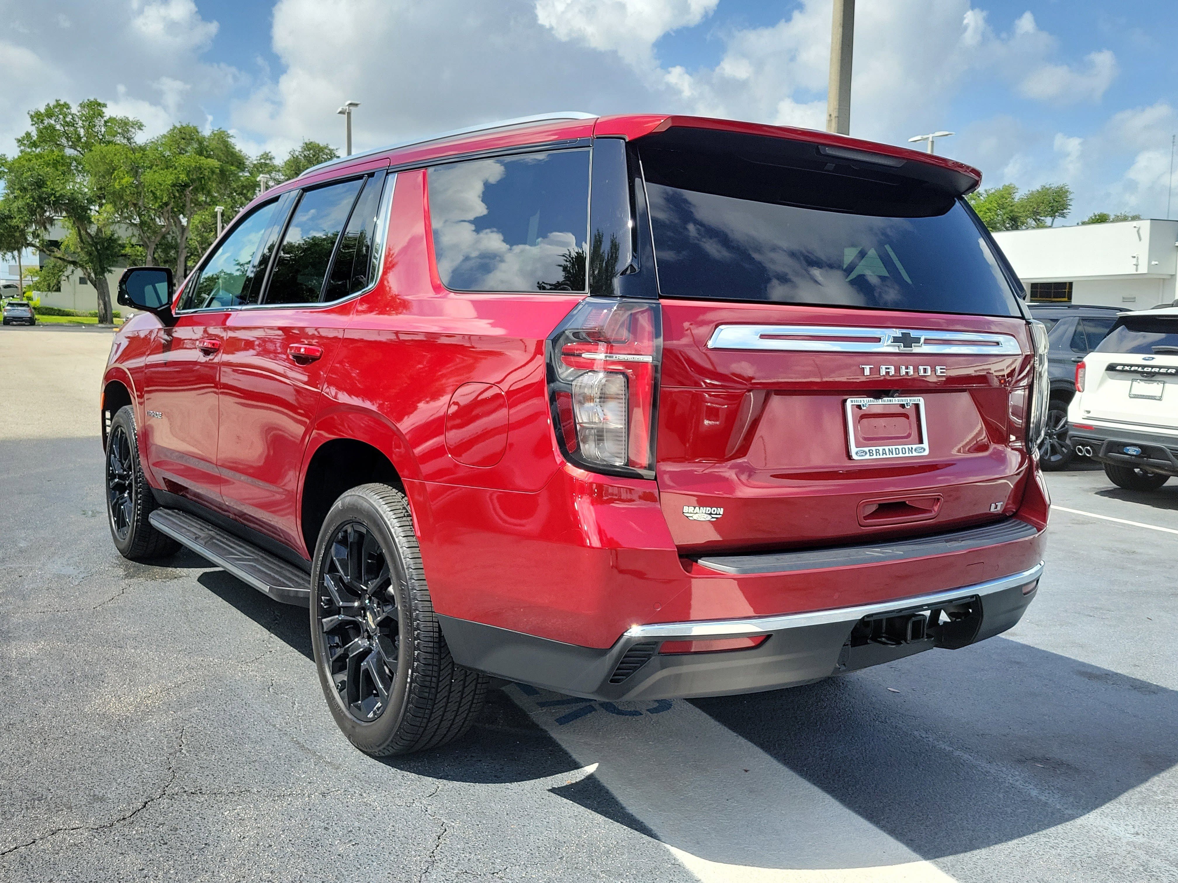 Used 2023 Chevrolet Tahoe LT w/ Luxury Package RWD image 7
