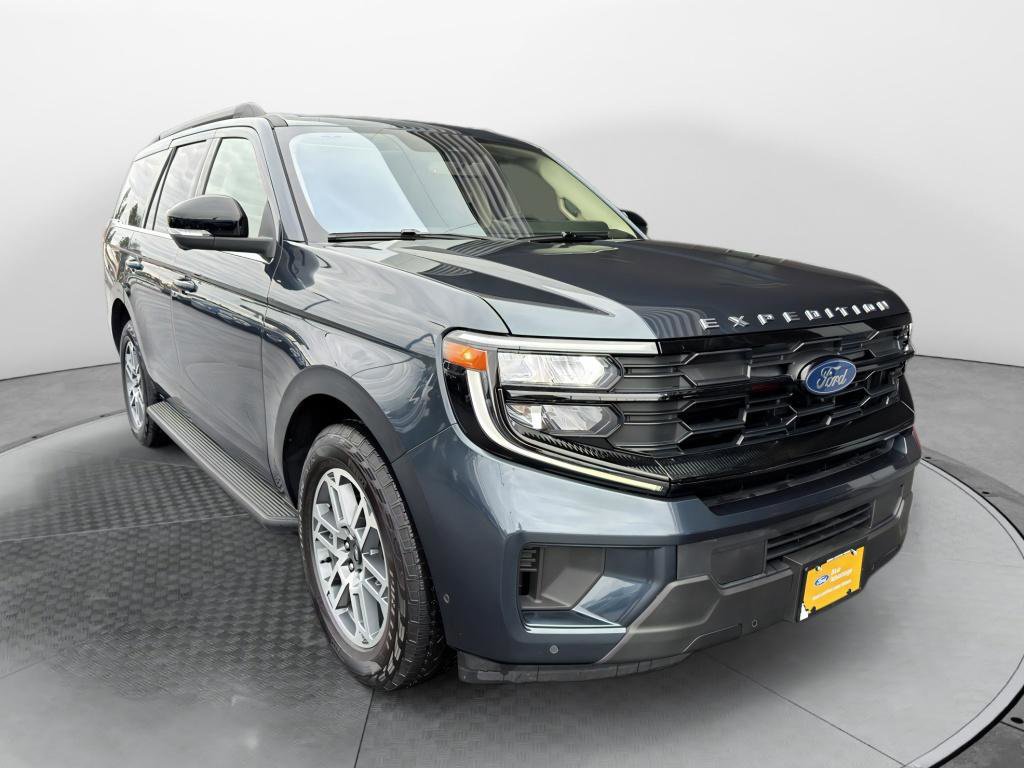 Certified 2025 Ford Expedition Active image 6