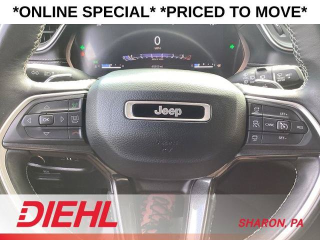 Used 2022 Jeep Grand Cherokee Laredo w/ Luxury Tech Group I AWD/4WD image 32