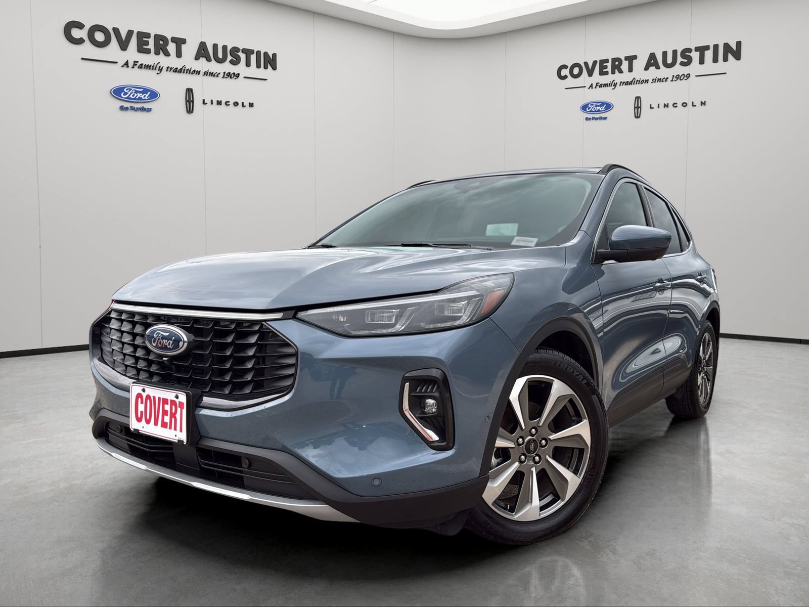 Certified 2023 Ford Escape Platinum w/ Premium Technology Package FWD image 1