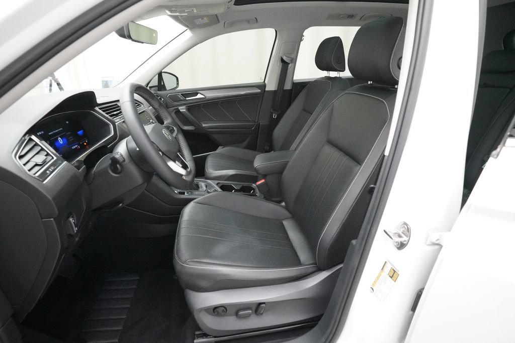 Used 2022 Volkswagen Tiguan SE AWD/4WD image 7