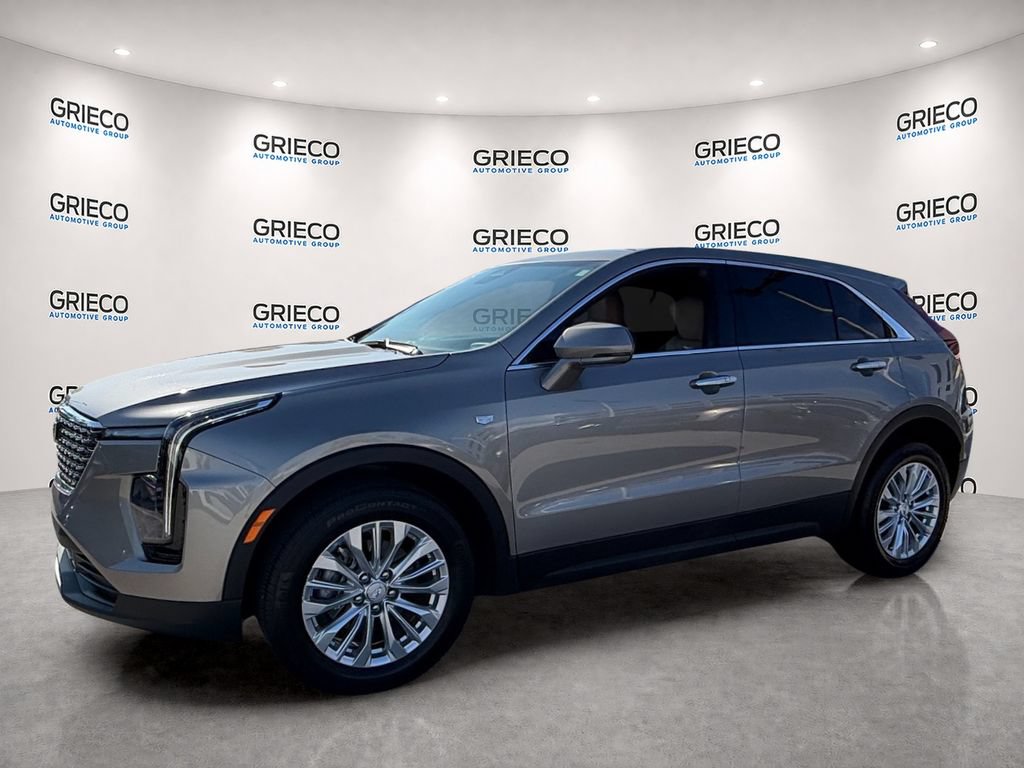Used 2024 Cadillac XT4 Luxury FWD image 3