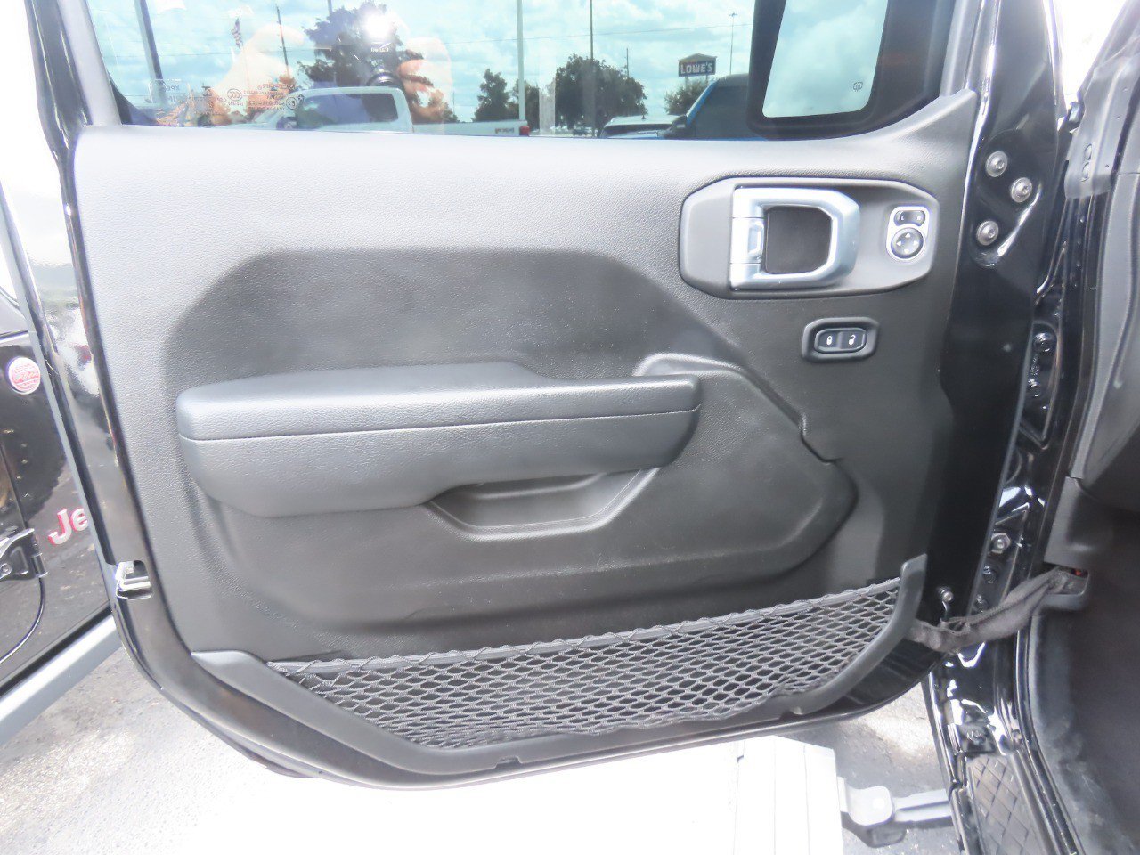 Used 2022 Jeep Gladiator Mojave w/ Cold Weather Group AWD/4WD image 22