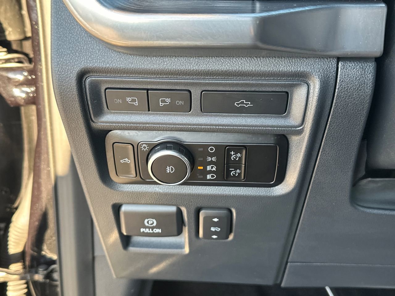 Certified 2022 Ford F150 Lariat w/ Equipment Group 502A High image 34