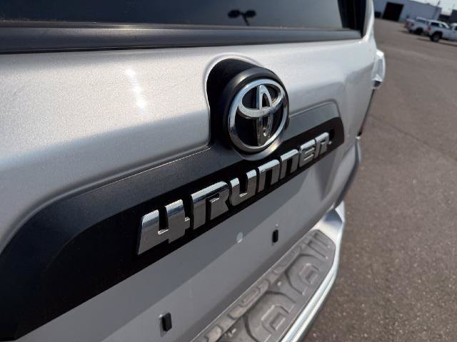 Used 2019 Toyota 4Runner TRD Off-Road Premium AWD/4WD image 19