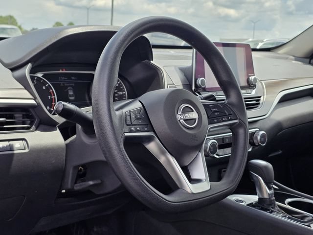 Used 2024 Nissan Altima 2.5 SV FWD image 22
