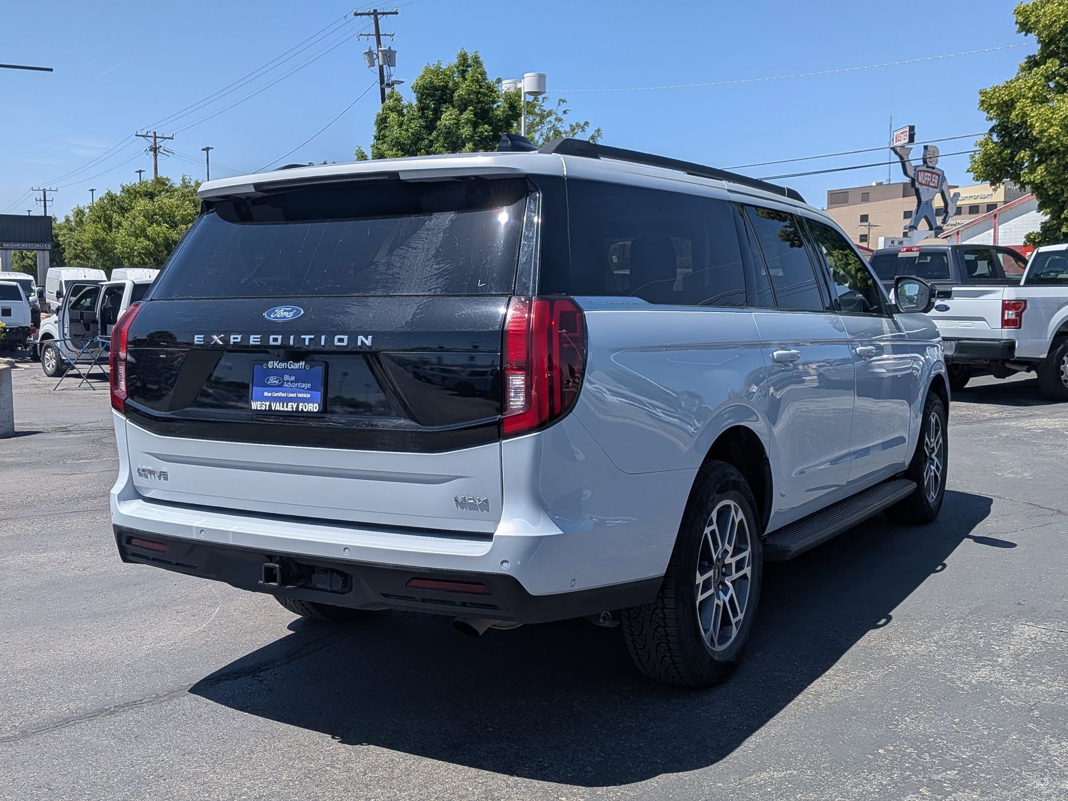 Certified 2025 Ford Expedition Max Active AWD/4WD image 3