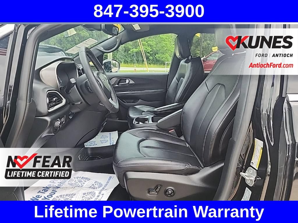 Used 2025 Chrysler Pacifica Select FWD image 22