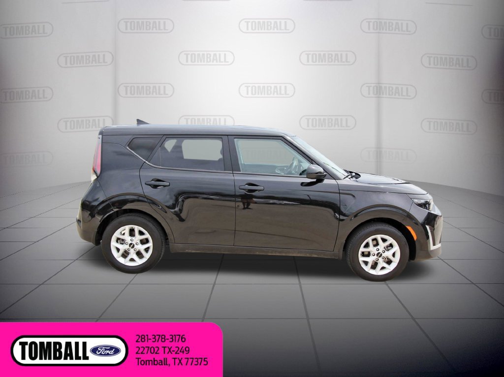 Used 2025 Kia Soul LX w/ LX Technology Package FWD image 8
