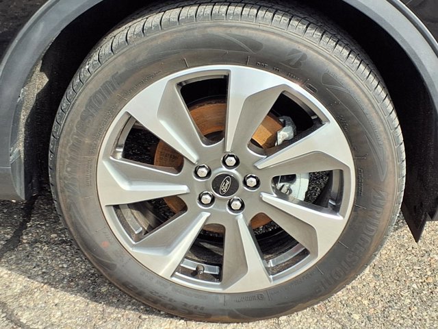 Certified 2024 Ford Escape Platinum image 31