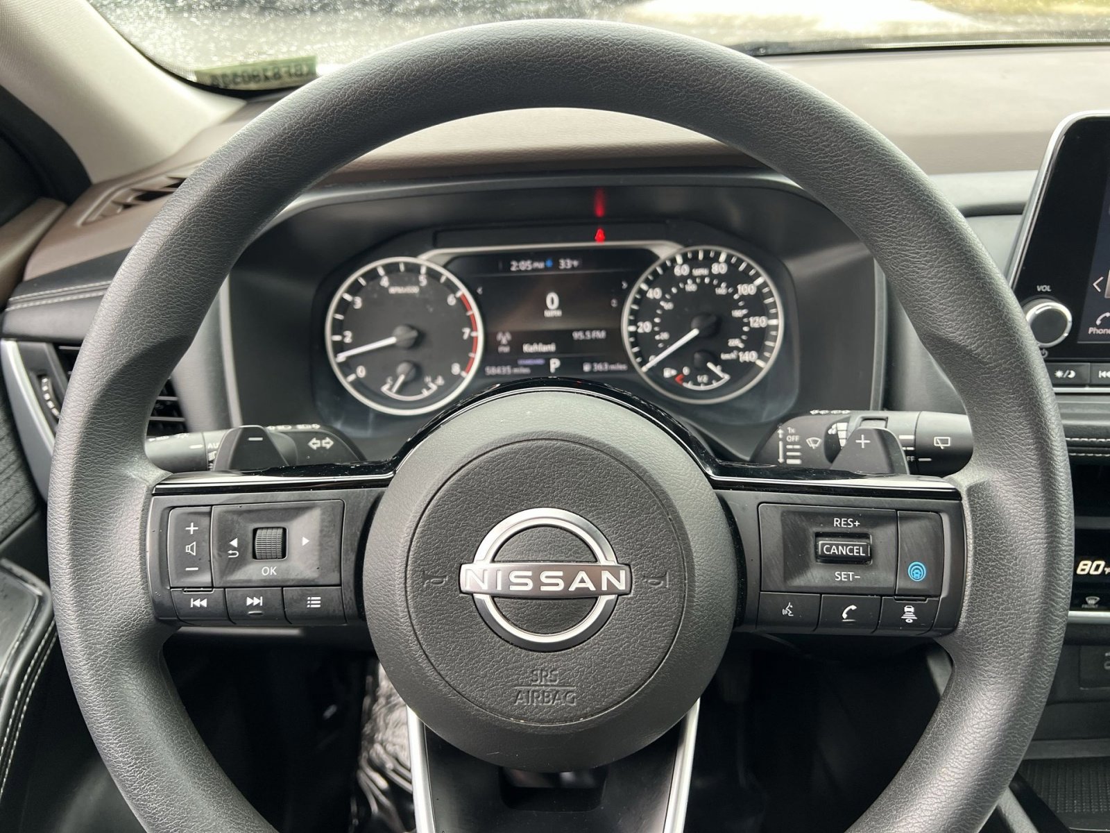 Used 2023 Nissan Rogue SV image 16