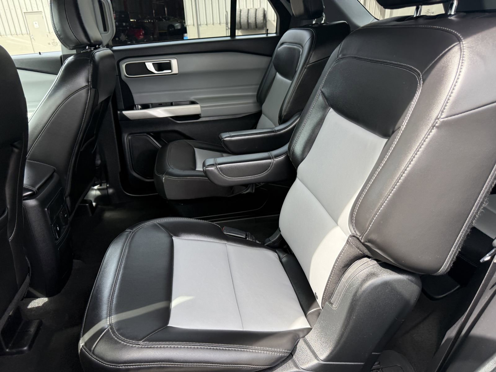 Certified 2022 Ford Explorer XLT w/ Equipment Group 202A RWD image 16