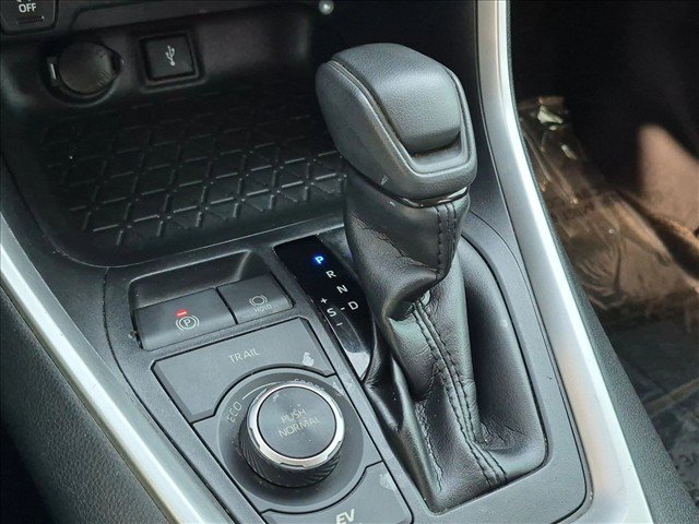 Used 2021 Toyota RAV4 XLE w/ Convenience Package AWD/4WD image 12