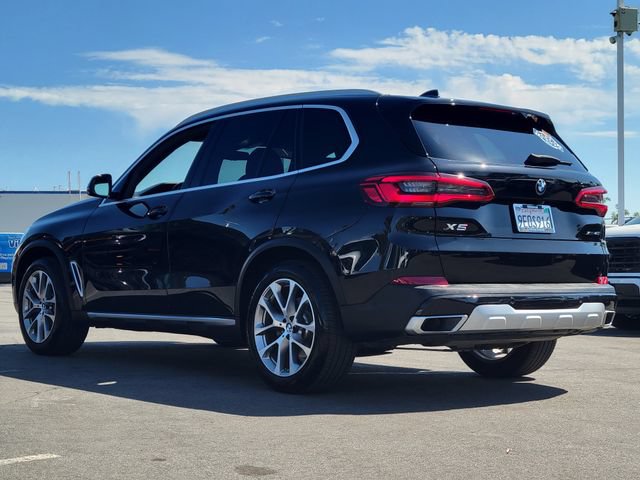 Used 2020 BMW X5 xDrive40i w/ Executive Package AWD/4WD image 2
