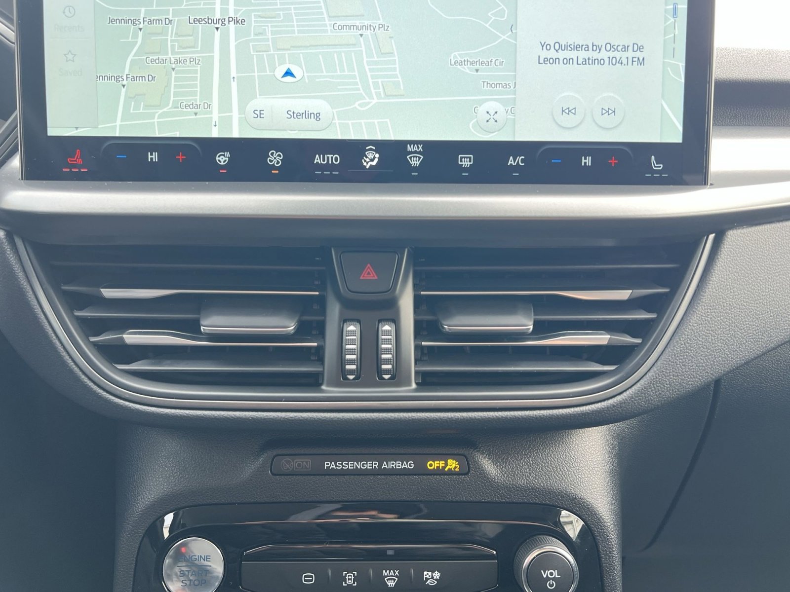 Certified 2025 Ford Escape SE image 21