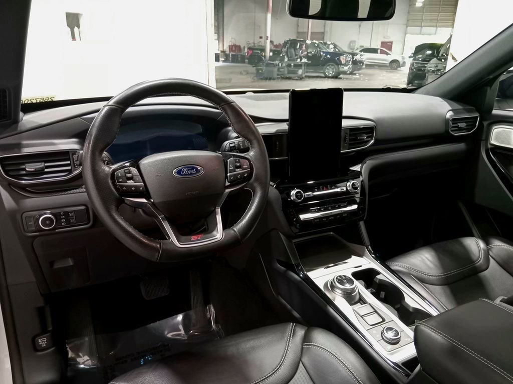 Certified 2023 Ford Explorer ST w/ Equipment Group 401A AWD/4WD image 15
