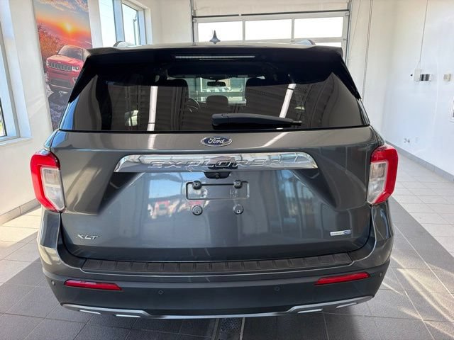 Certified 2020 Ford Explorer XLT w/ Equipment Group 202A AWD/4WD image 4